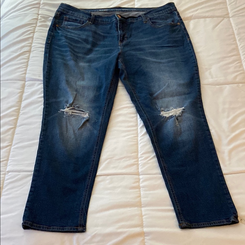 2for $20: Women's Distressed Jeans 💙